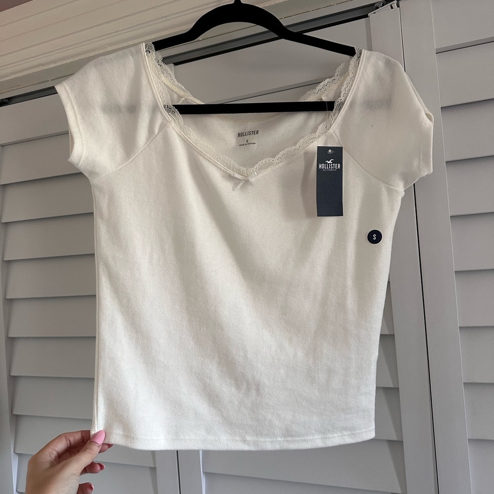 NWT Hollister White Short Sleeve Scoop Neck Lace Trim Top